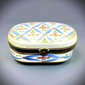Limoges Porcelain "Decoree a la Main" Paris Style Trinket/Pill Box Metal Frame